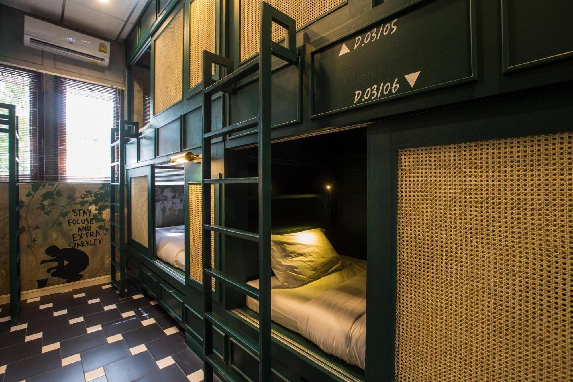 Azure Hostel Бангкок Экстерьер фото