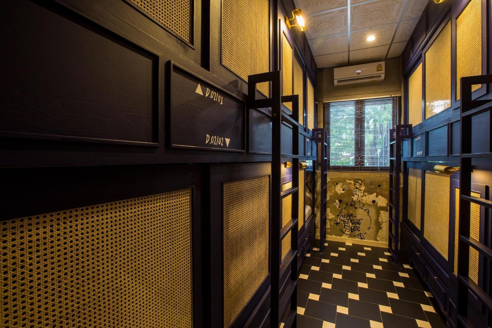 Azure Hostel Бангкок Экстерьер фото