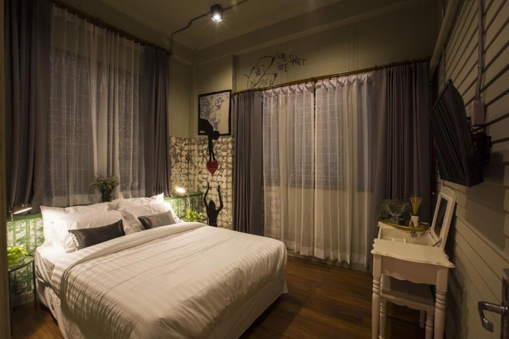 Azure Hostel Бангкок Экстерьер фото