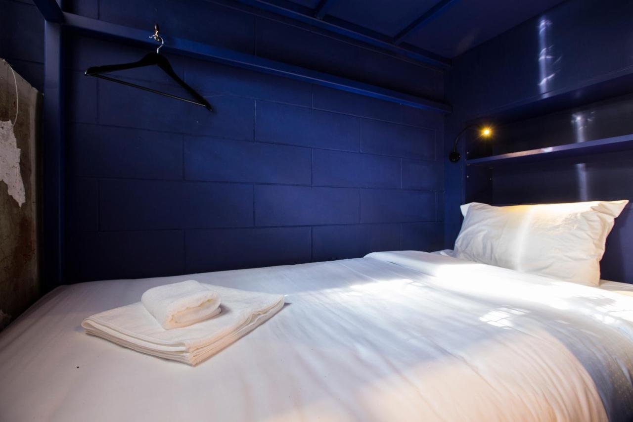 Azure Hostel Бангкок Экстерьер фото