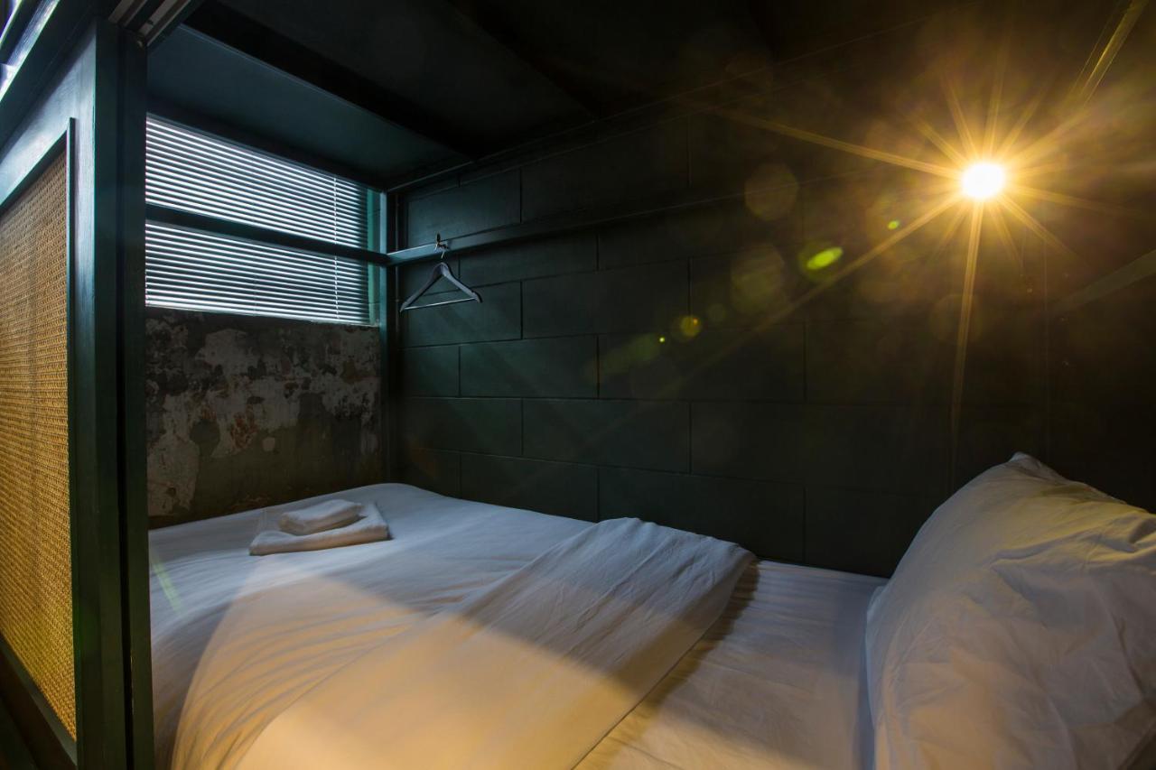 Azure Hostel Бангкок Экстерьер фото