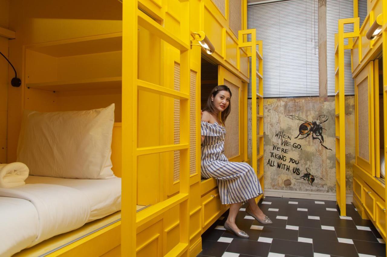 Azure Hostel Бангкок Экстерьер фото