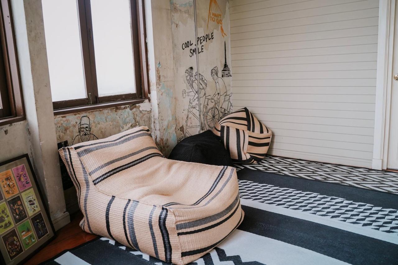 Azure Hostel Бангкок Экстерьер фото